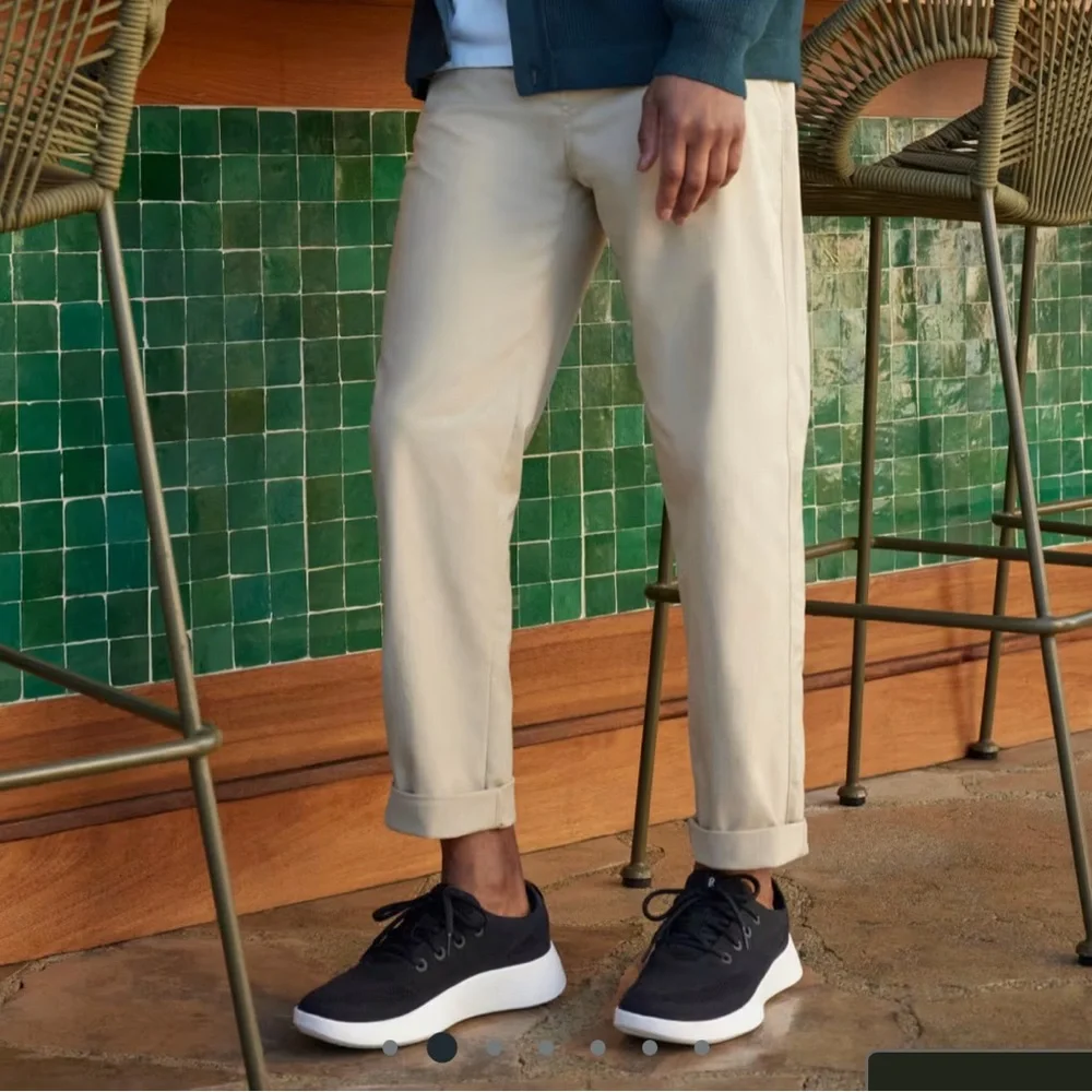 Men’s‎ Allbirds Tree Runner Sneakers Navy and White- Size 9